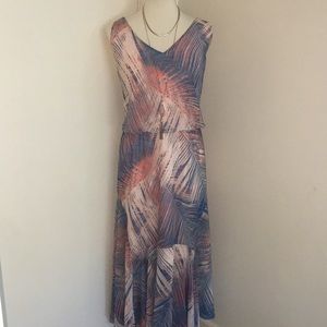 🌷London Times- Flowy Leaf Dress